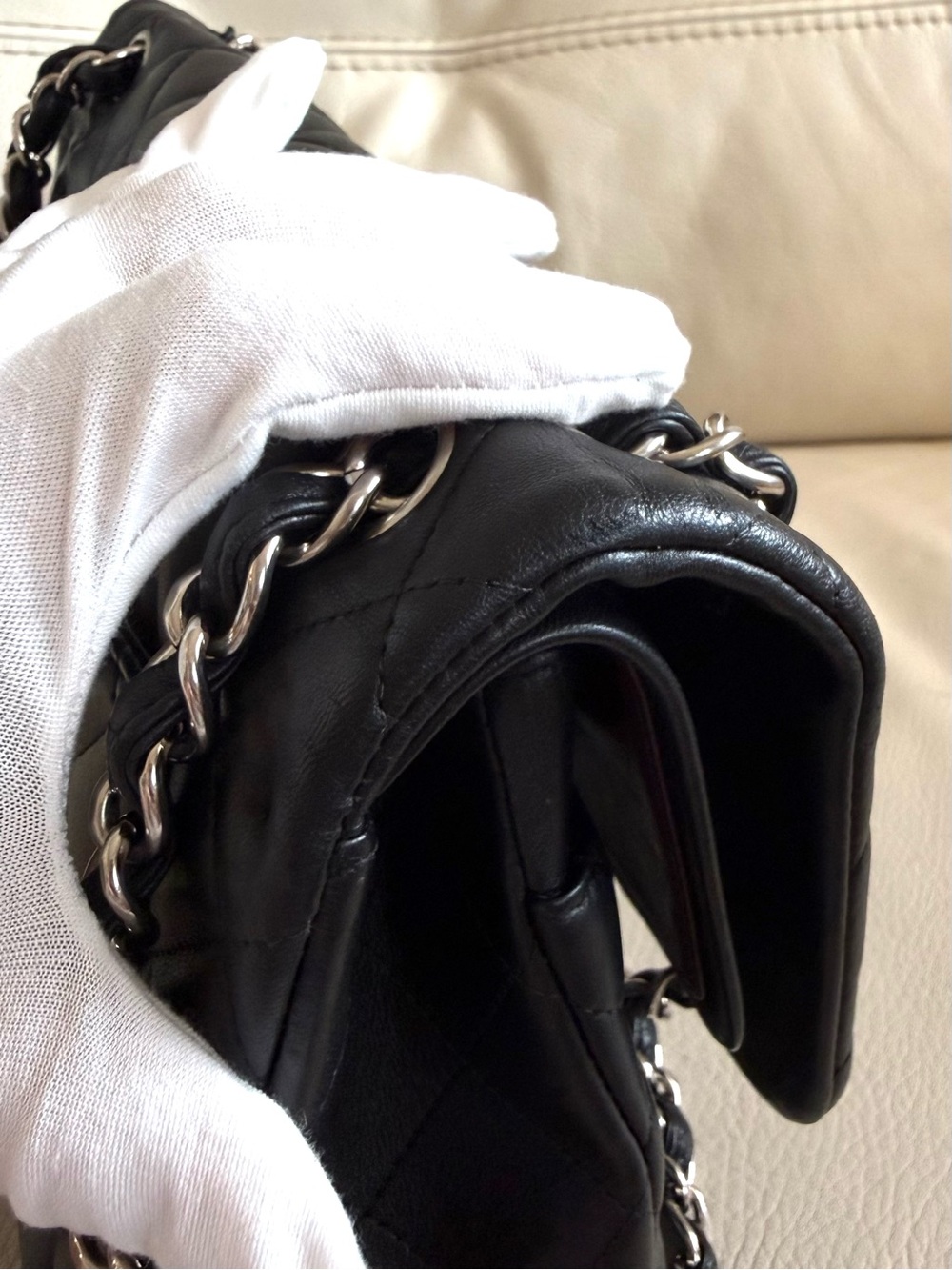 Chanel Classic Double Flap Jumbo Bag in Black Quilted Lambskin - Picture 11 of 16